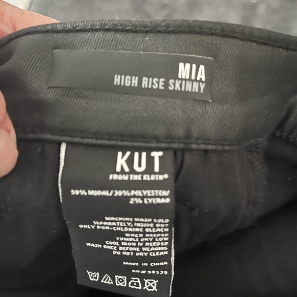 Kut from the Kloth Mia style jeans size 14 black coated button fly never worn - Picture 2 of 5
